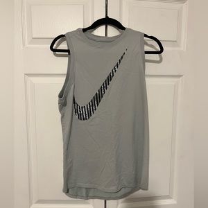 Large NIKE workout top